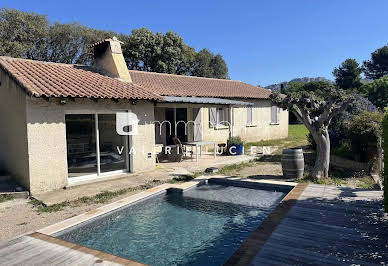 Maison avec piscine et jardin 20