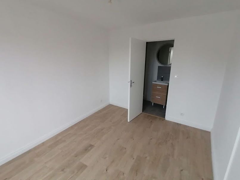 Location meublée appartement 1 pièce 16 m² à Poitiers (86000), 420 €