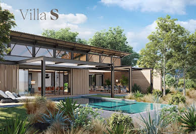 Villa with pool and garden 3