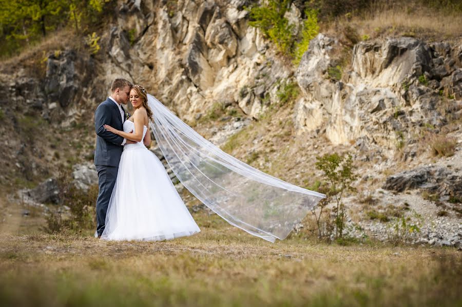 Jurufoto perkahwinan Jakub Šnábl (snablfoto). Foto pada 5 April 2019