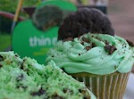 Thin Mint Chocolate Chip Girl Scout Cupcakes was pinched from <a href="https://www.facebook.com/photo.php?fbid=4692288946419" target="_blank">www.facebook.com.</a>