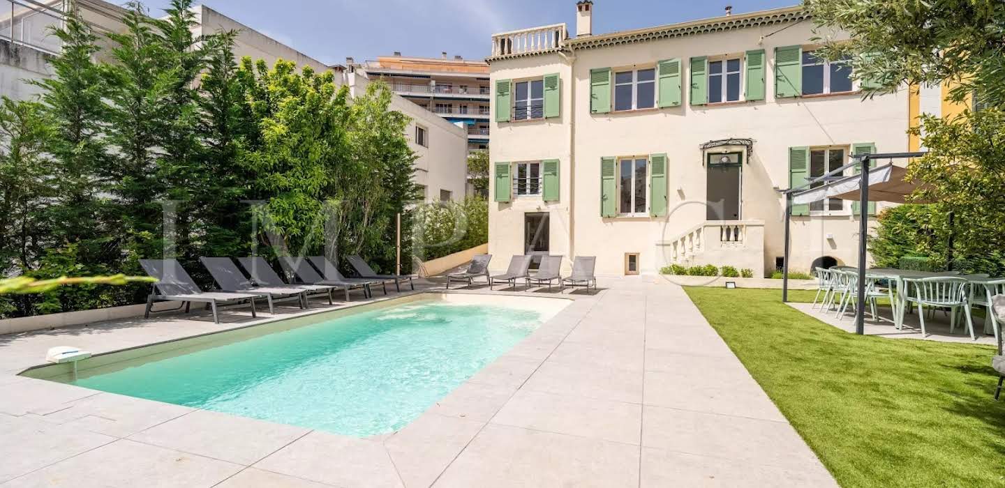 Villa with pool and garden Cannes (06)