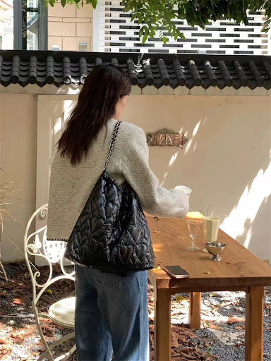 Title 15, Womens High-Grade Soft Leather Handbag featuri...