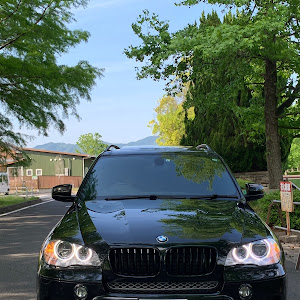 X5 M E70