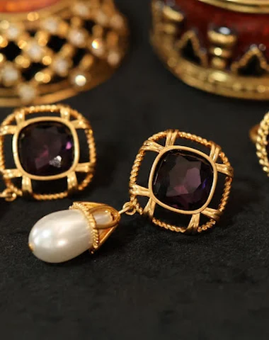 Boucles d'oreilles, bague et collie - 0
