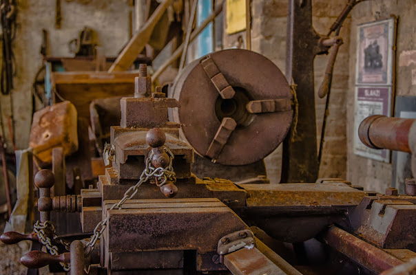 Lavoro incatenato di Gian Piero Bacchetta