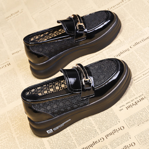 Title 5, Inner Heightening Single Shoes featuring a net ...