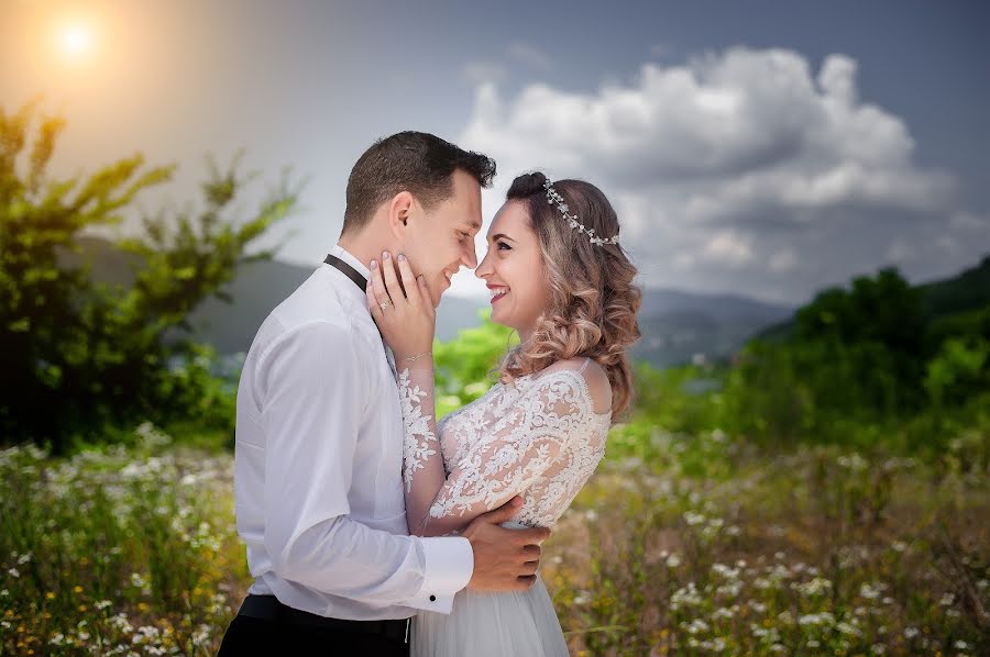 Fotografer pernikahan Cristian Sorin (simbolmediavisi). Foto tanggal 15 Juni 2017