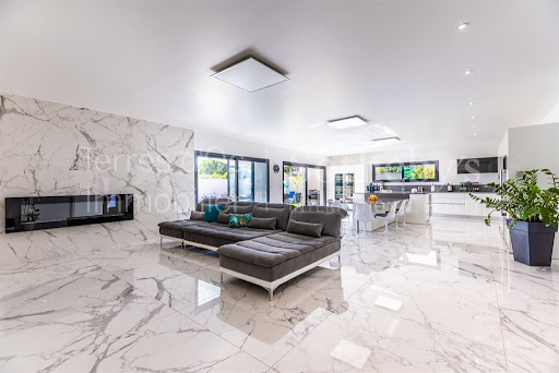 House with pool 3