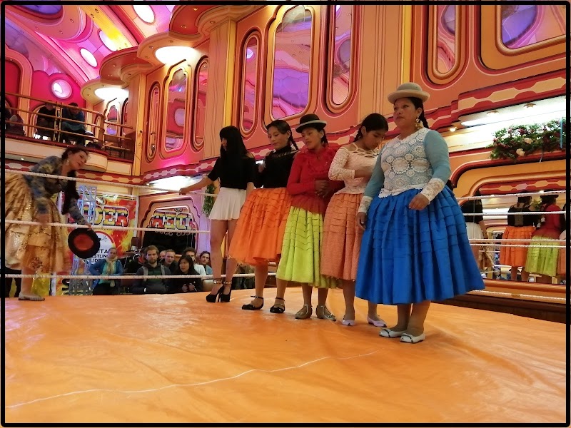 LA PAZ (MERCADO DEL ALTO, LUCHA CHOLITAS), BOGOTÁ EXPRESS. - DE ATACAMA A LA PAZ. ROZANDO EL CIELO 2019 (10)