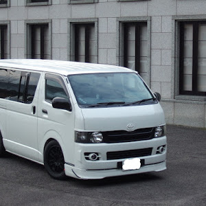 ハイエースバン TRH200V