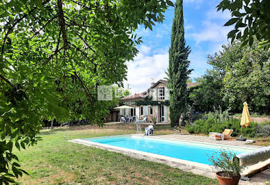 House with pool and terrace 9