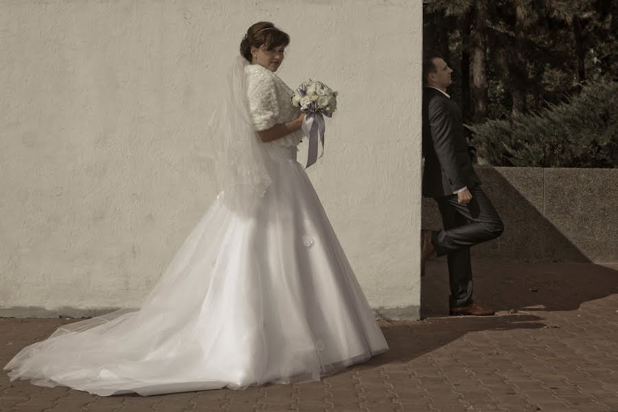 Fotógrafo de casamento Stas Zhi (stasjee). Foto de 13 de abril 2014