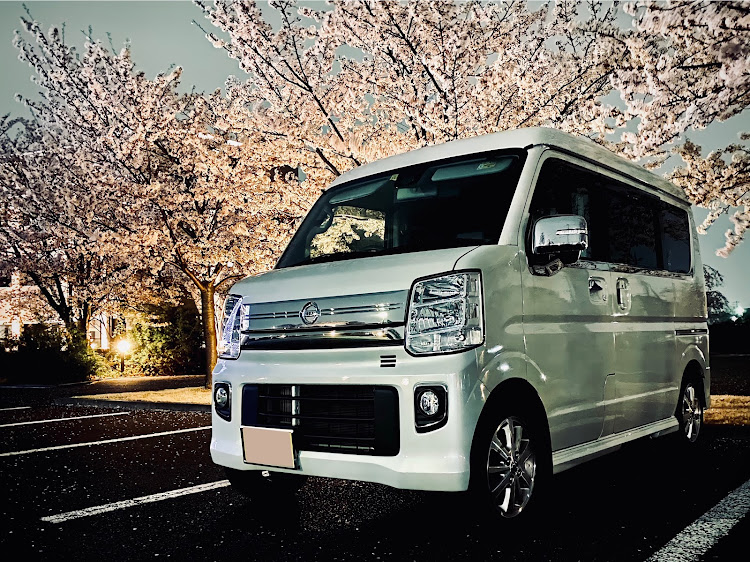 NV100クリッパー リオの桜と愛車・iPhoneクオリティ・コロナが早く終息しますように・夜桜に関するカスタム事例の投稿画像1枚目