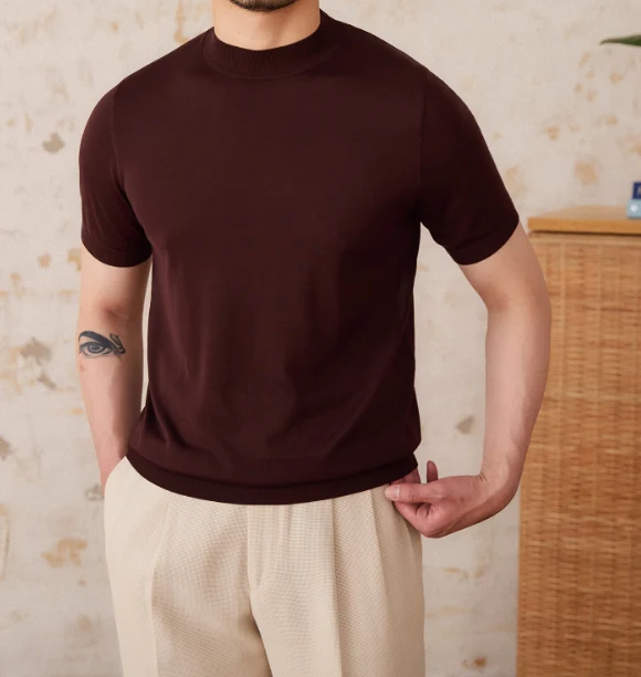 Slim Fit Small Round Neck Short Sleeve T-shirt. A comfortable and versatile tee, perfect for everyday wear, offering a m