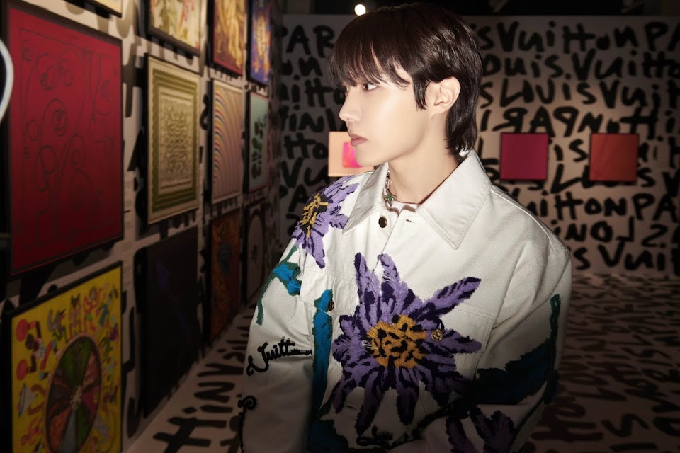 Louis Vuitton Signs K-pop Star Felix from Stray Kids as Ambassador – WWD