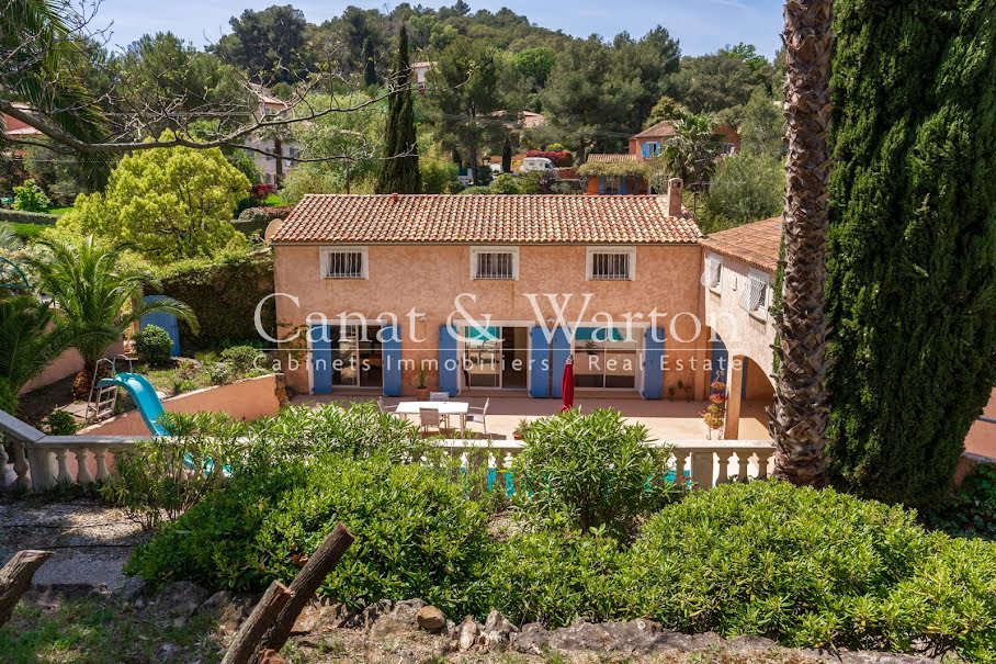 Vente villa 10 pièces 165 m² à Carqueiranne (83320), 1 350 000 €