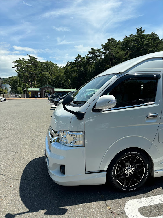 ハイエースワゴンの夏っぽい写真展に関するカスタム事例の投稿画像1枚目