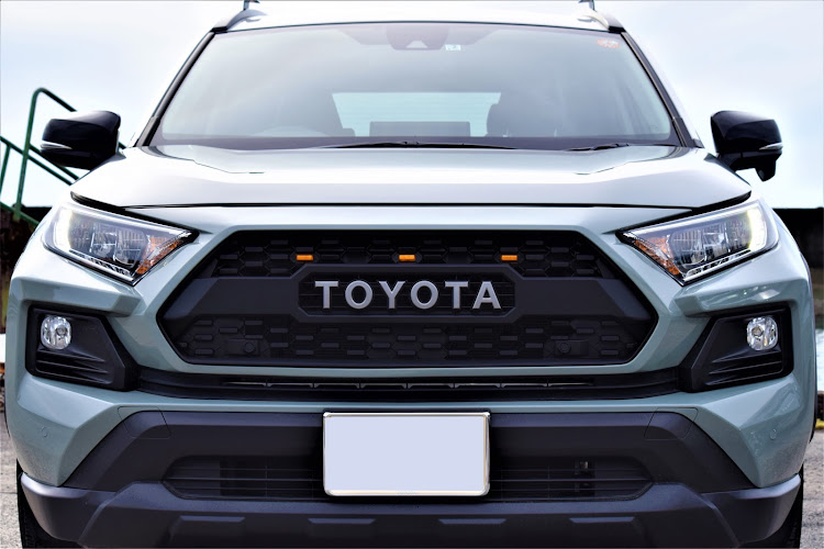RAV4のrav4adventure・hilux・写活・北米仕様・タコマ風グリルに関するカスタム事例の投稿画像9枚目