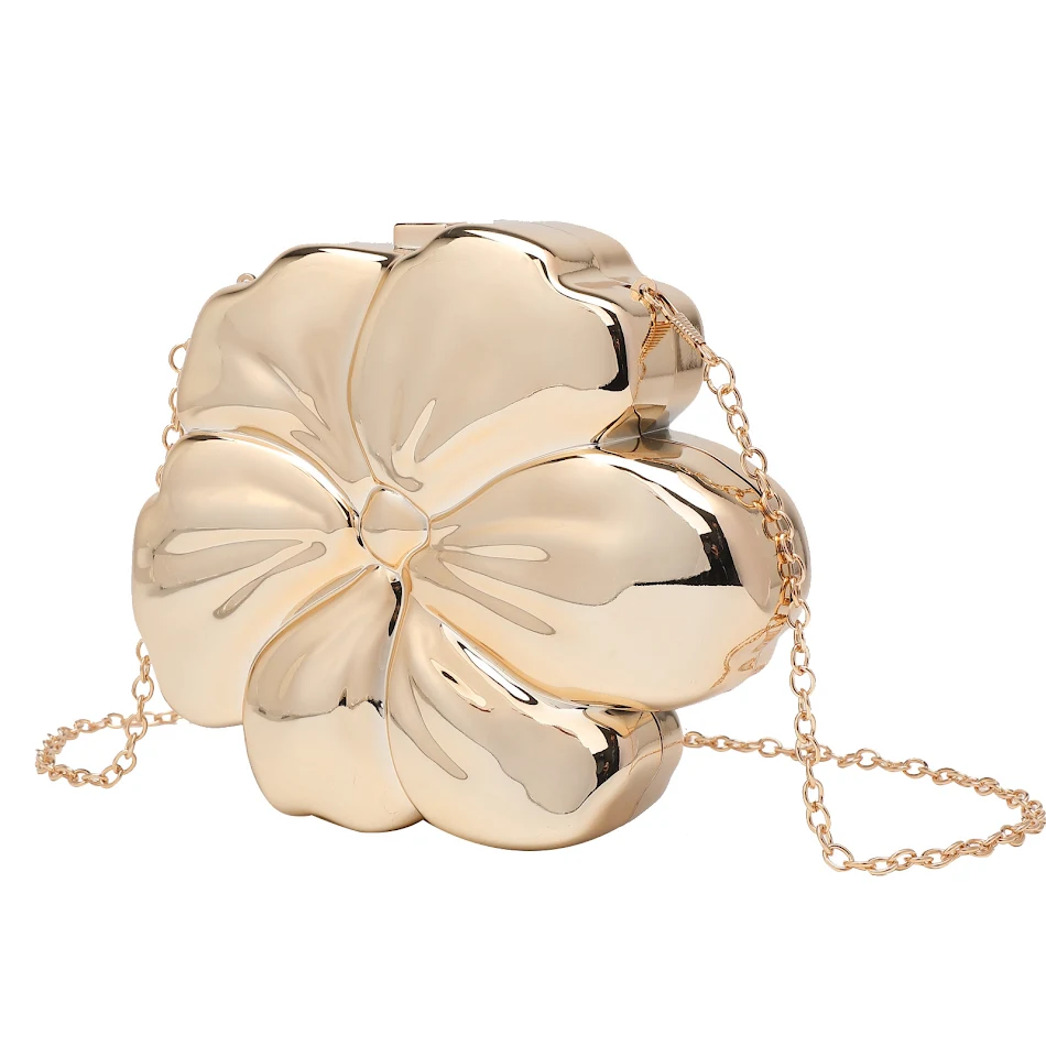Bloemen dames clutch met ketting crossbody tas, modieus en elegant. Ideaal om je essentials met stijl te dragen.