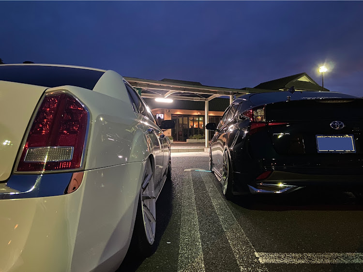 プリウスのchrysler300・PRIUS50・LEXANI・vossen・福山SAに関するカスタム事例の投稿画像3枚目