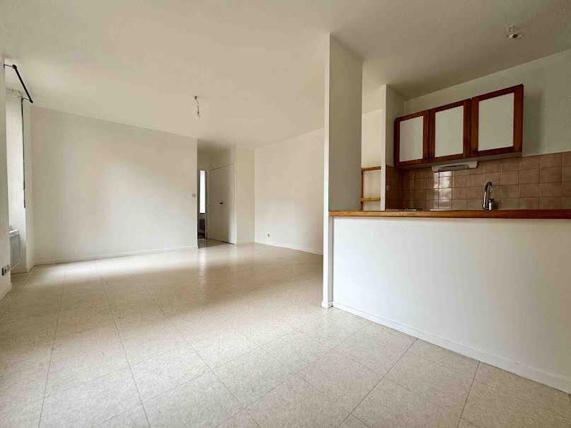 Location  appartement 2 pièces 44 m² à Clermont-Ferrand (63000), 541 €