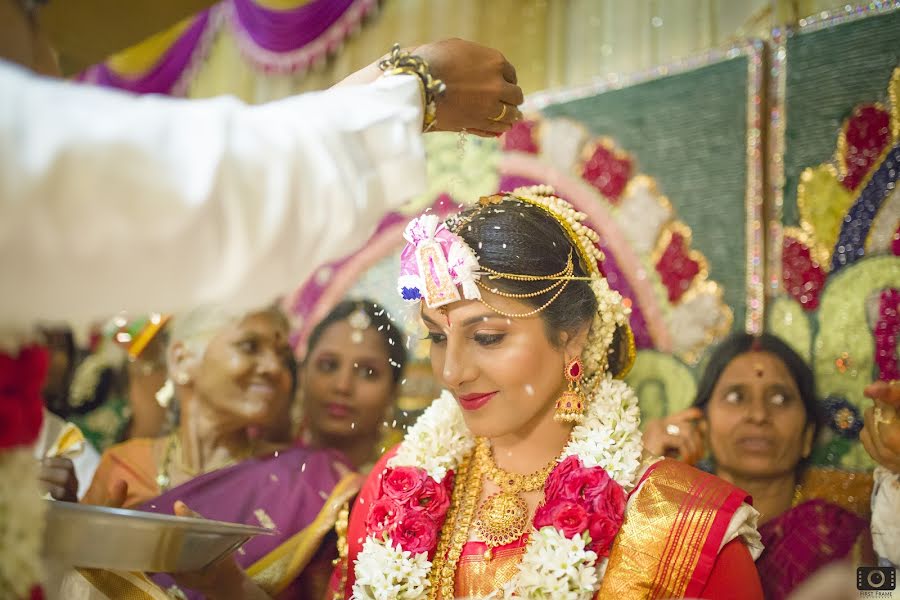 Fotógrafo de casamento Balaravidran Rajan (firstframe). Foto de 5 de fevereiro 2018