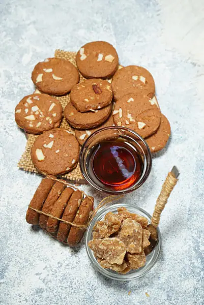 Jaggery Biscuits [200 Grams]