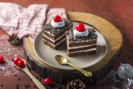 Eggless Black Forest Pastry