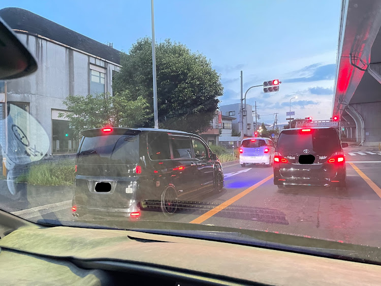 セレナの納車オフ・ヴェルファイア・転職してから毎日激務・マジで続けれるのか？・頑張りますに関するカスタム事例の投稿画像4枚目