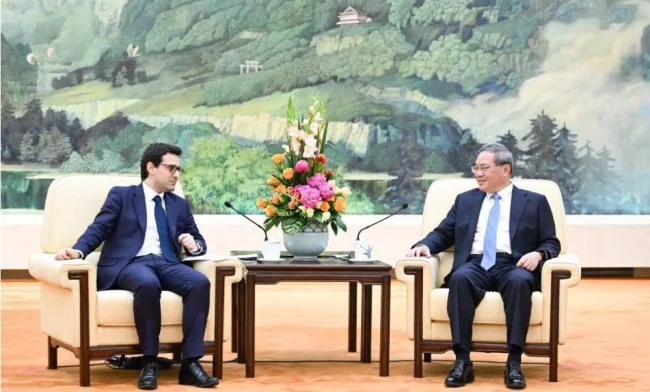 Kineski premijer sastao se sa francuskim ministrom spoljnih poslova u Pekingu