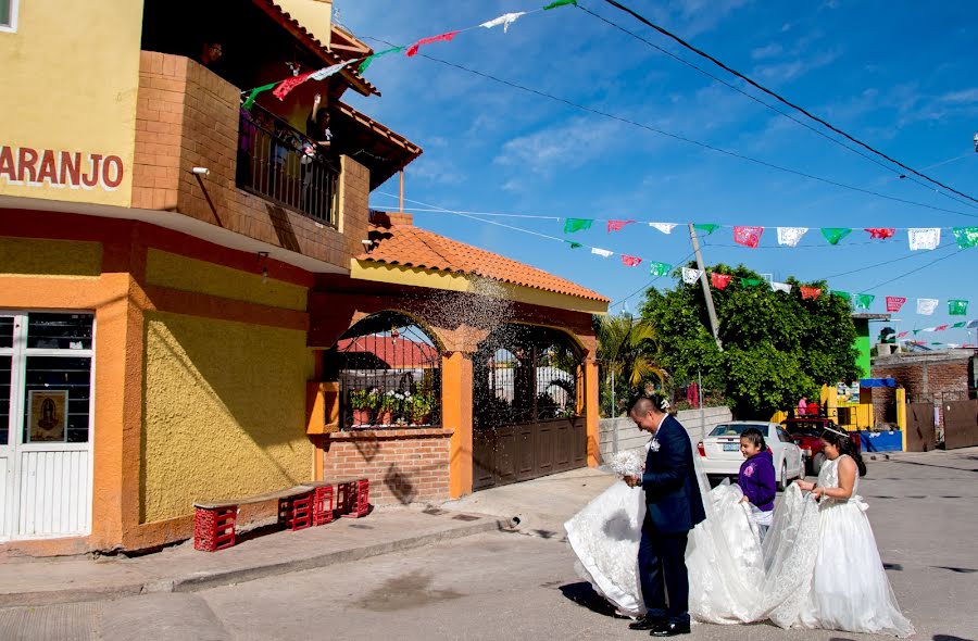 Wedding photographer Cuauhtémoc Bello (flashbackartfil). Photo of 24 February 2020