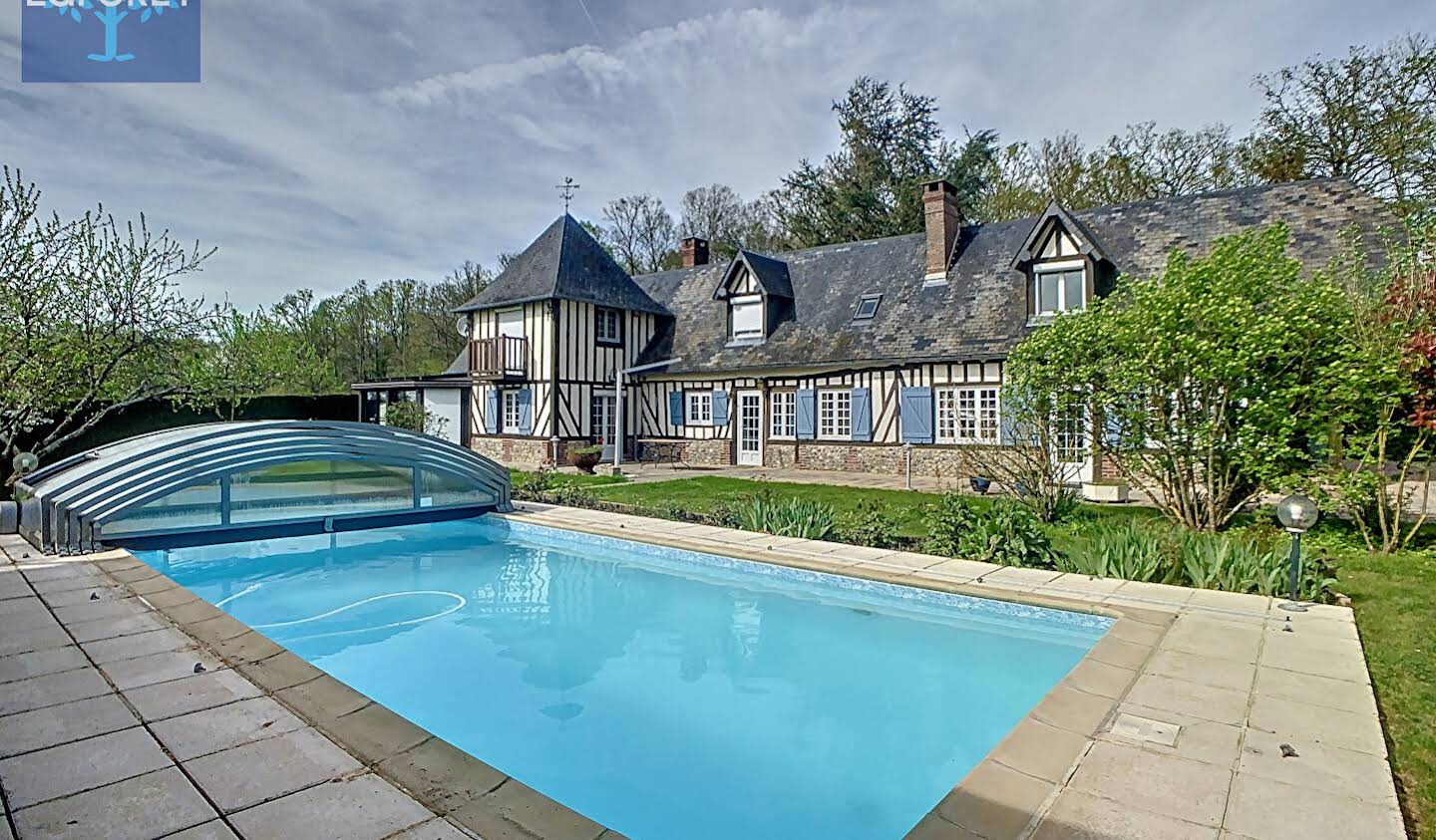 House with pool Bernay