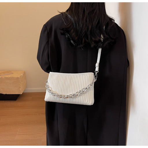 Title 15, Womens Textured Pleated Chain Shoulder Messeng...