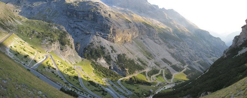 Passo dello Stelvio al crepuscolo. di davide.pognant