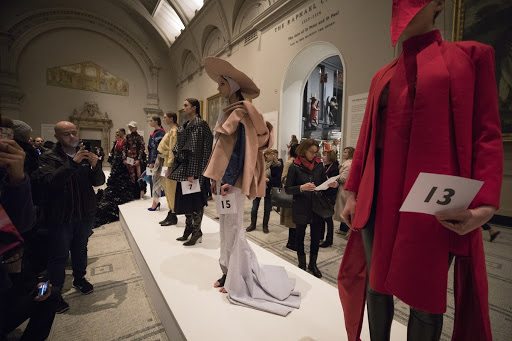 v&a balenciaga fashion in motion