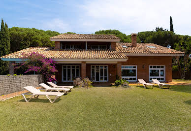 Maison avec jardin et terrasse 1