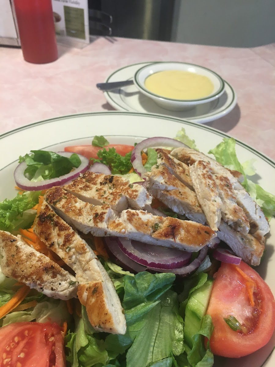 Grilled chicken salad with honey mustard dressing (GF)