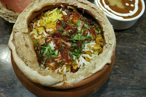 Dal Makhani With Rice Matki