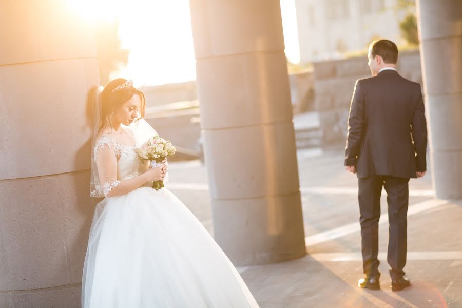 Wedding photographer Tigran Galstyan (tigrangalstyan). Photo of 16 April 2017