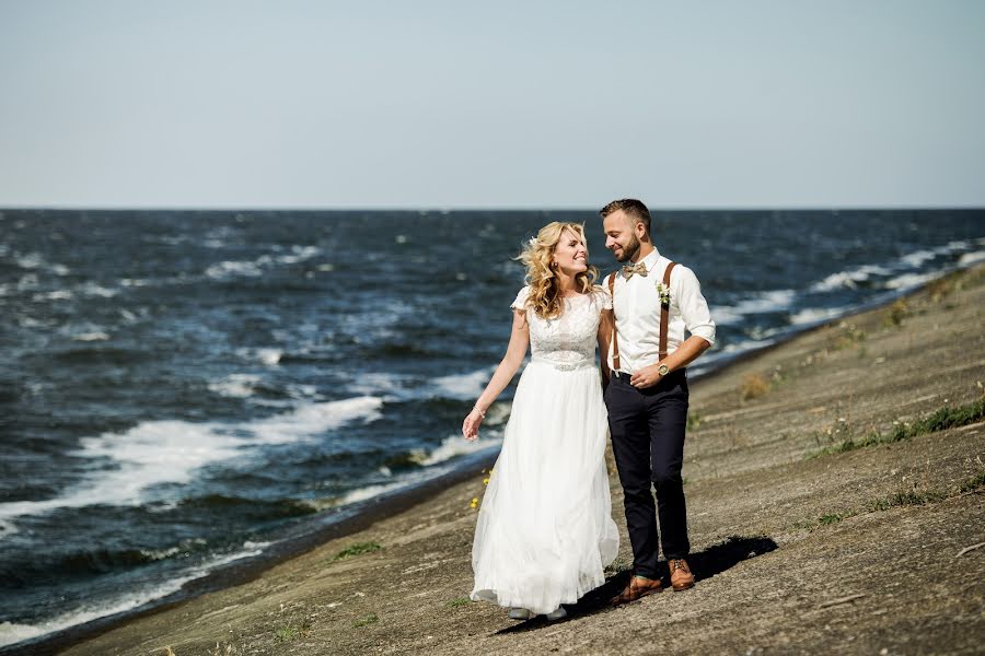 Fotógrafo de casamento Sergey Kancirenko (ksphoto). Foto de 14 de julho 2017