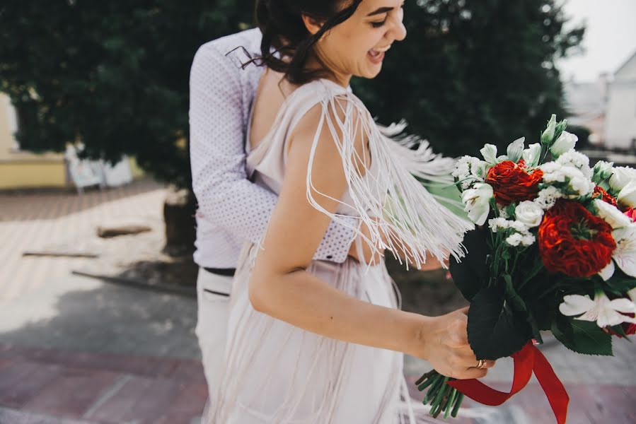 Wedding photographer Polina Borodevich (bpayli). Photo of 1 August 2018