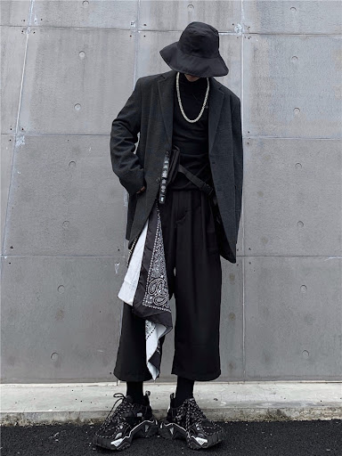 Title 11, Trendy loose long sleeve suit for men, offering...