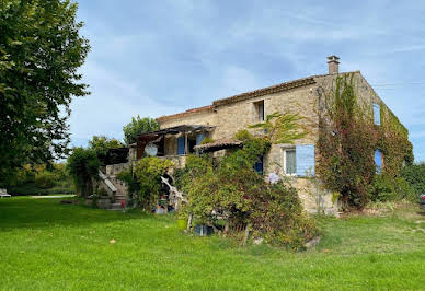 Maison avec piscine et terrasse 1