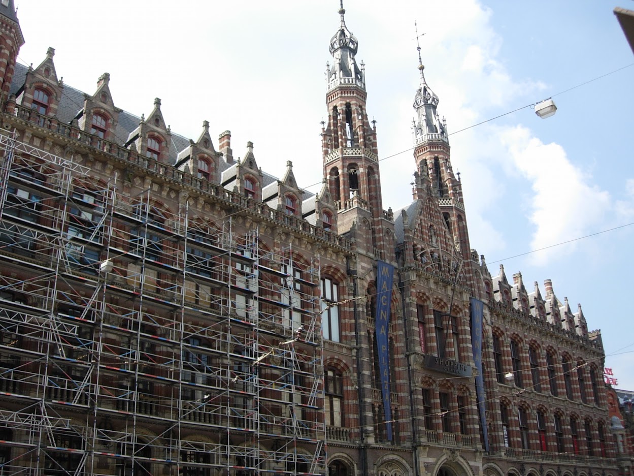 Magna Plaza à Amsterdam