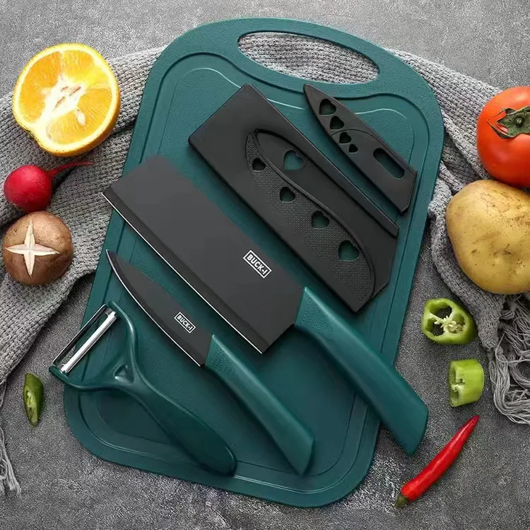 Conjunto de facas de cozinha em aço inoxidável para cortes precisos, fatiar e picar com facilidade e durabilidade. Essencial para cozinhar.