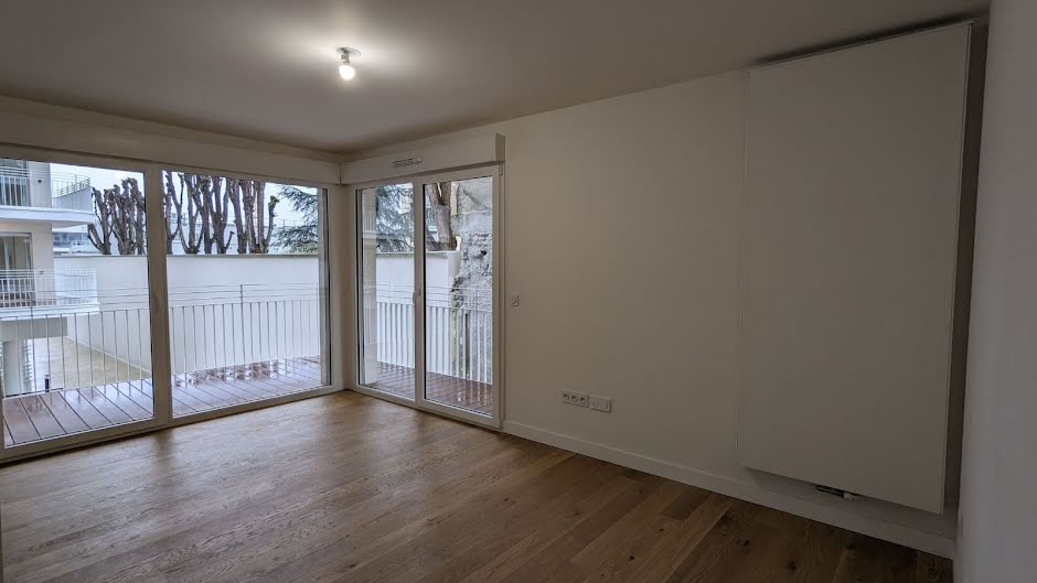 Location  appartement 3 pièces 60 m² à Clichy (92110), 1 790 €