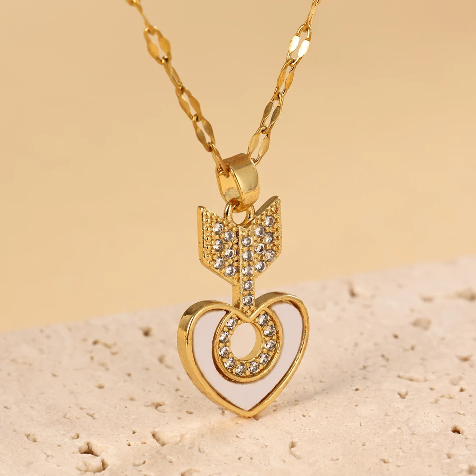 Collier Amour Flèche Bijoux Pendentif Accessoires Luxe Léger Polyvalent, Élégant Ras du Cou pour Femme, Idéal Cadeau, Style Tendance Unique.