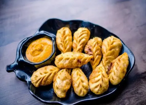 Chicken Fried Momos (8 Pcs)