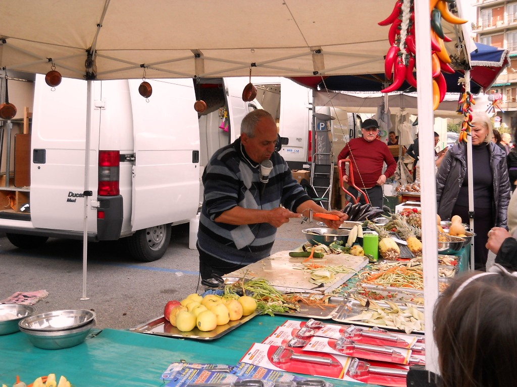 Storia di un tagliatore di frutta e verdura di Rossella Valitutti